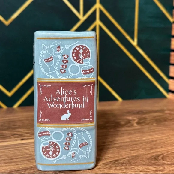 Alice's Adventures in Wonderland Book Pot - Picture 5 of 7